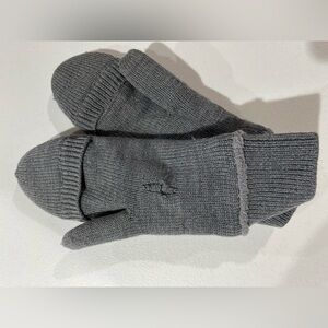 Lululemon gloves with holes